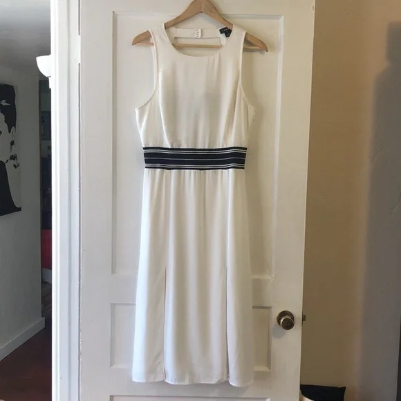 trouve white dress. - Picture 2 of 4